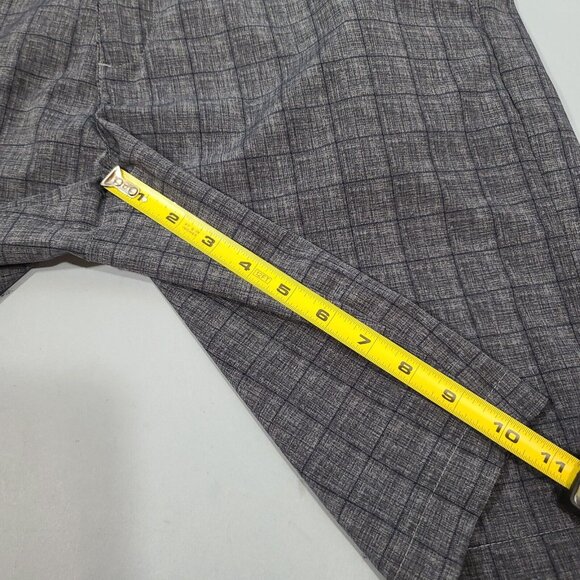 Izod Golf 10" Shorts Men's Size 34 Grey - Picture 6 of 6